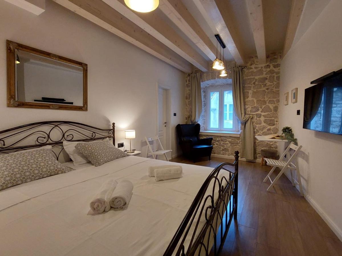 Central Palace Apartment 시베니크 외부 사진
